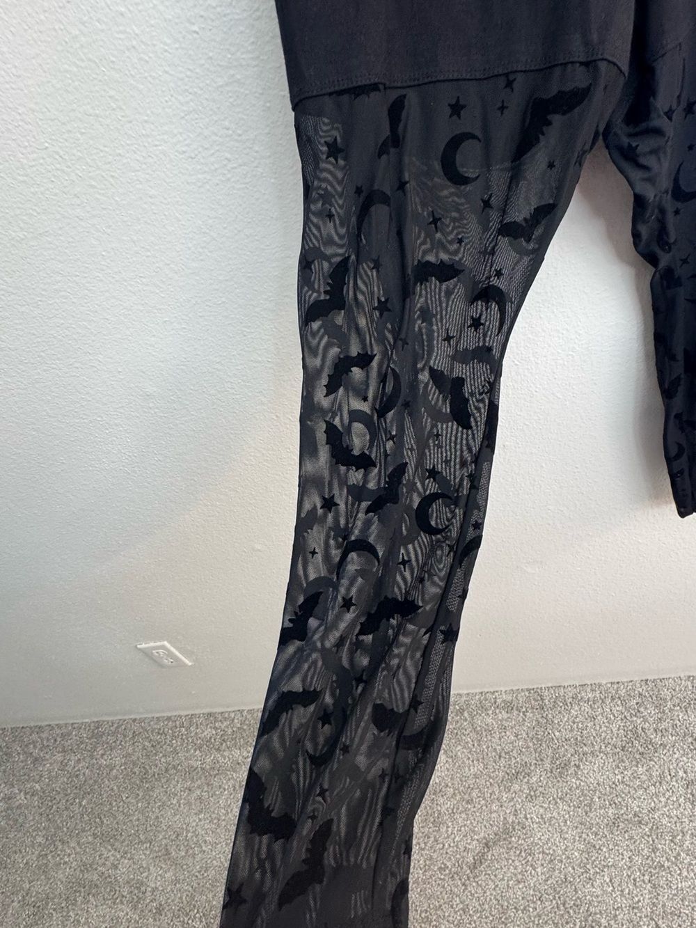 NWOT torrid Full-Length Comfort Waist Flocked Legging - Starry Bats - Picture 9 of 12